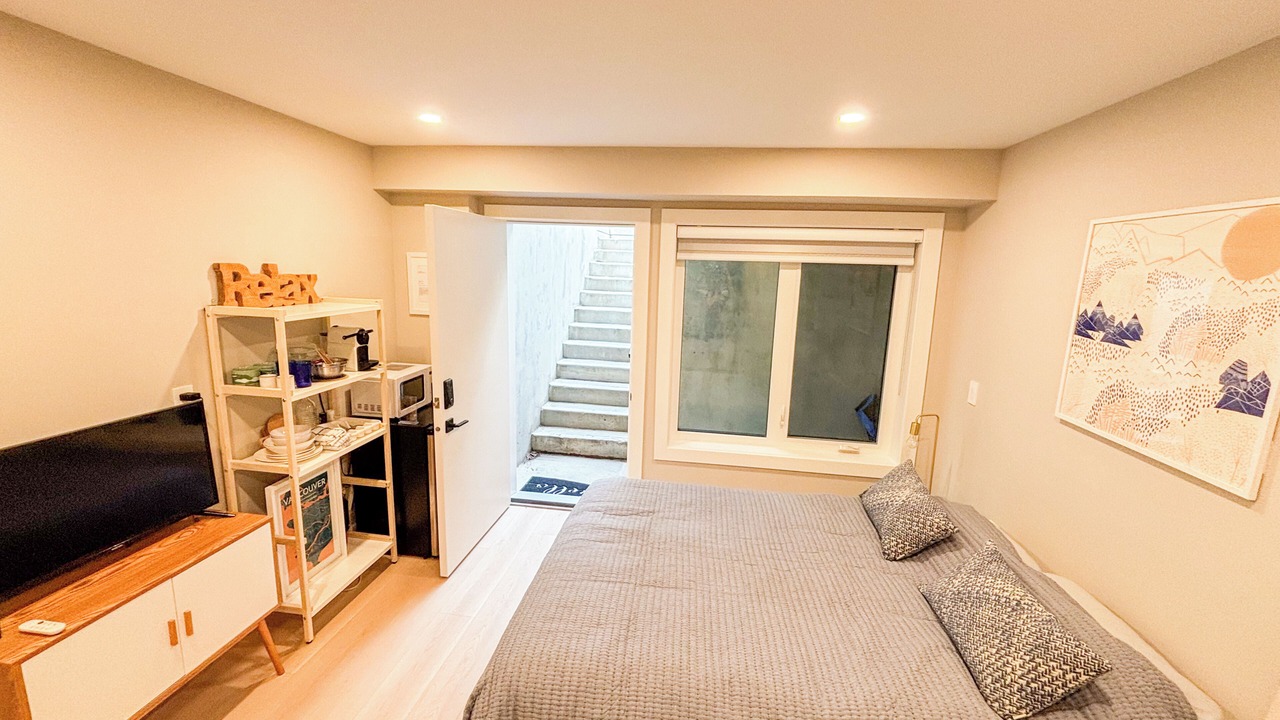 Photo of Bedroom in Sunset