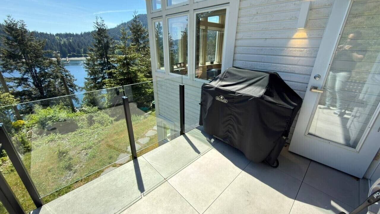 Photo of Patio Balcony in Bowen Island