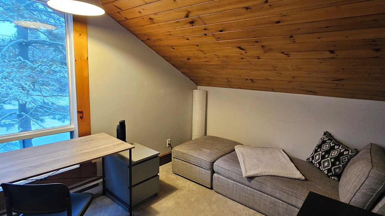 Photo of Livingroom in Kingston