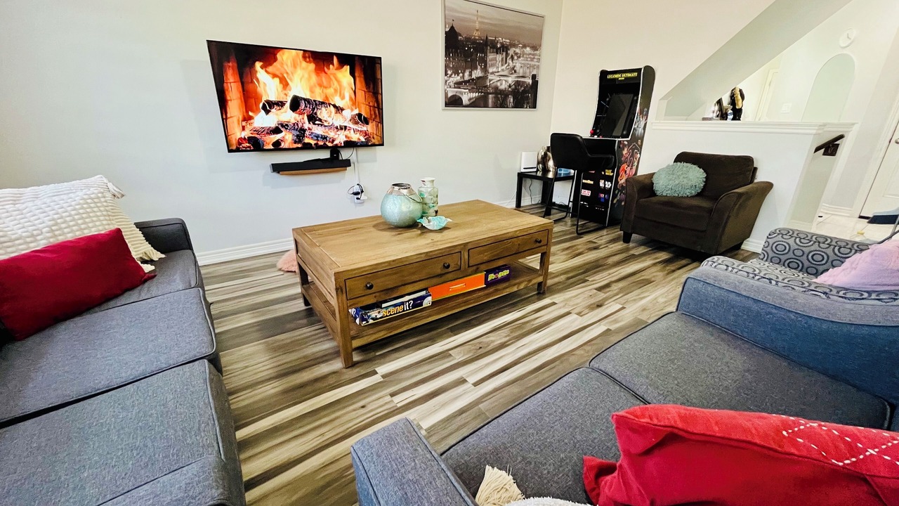 Photo of Livingroom in Thorold