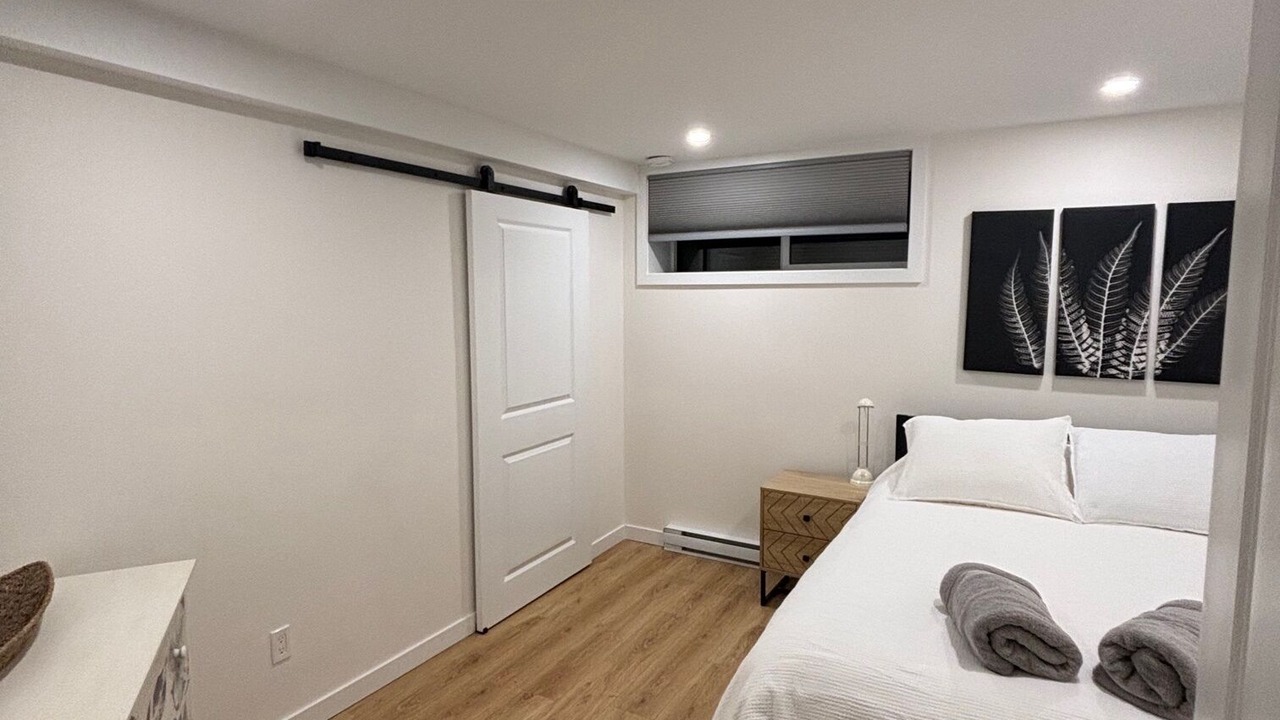 Photo of Bedroom in Colwood