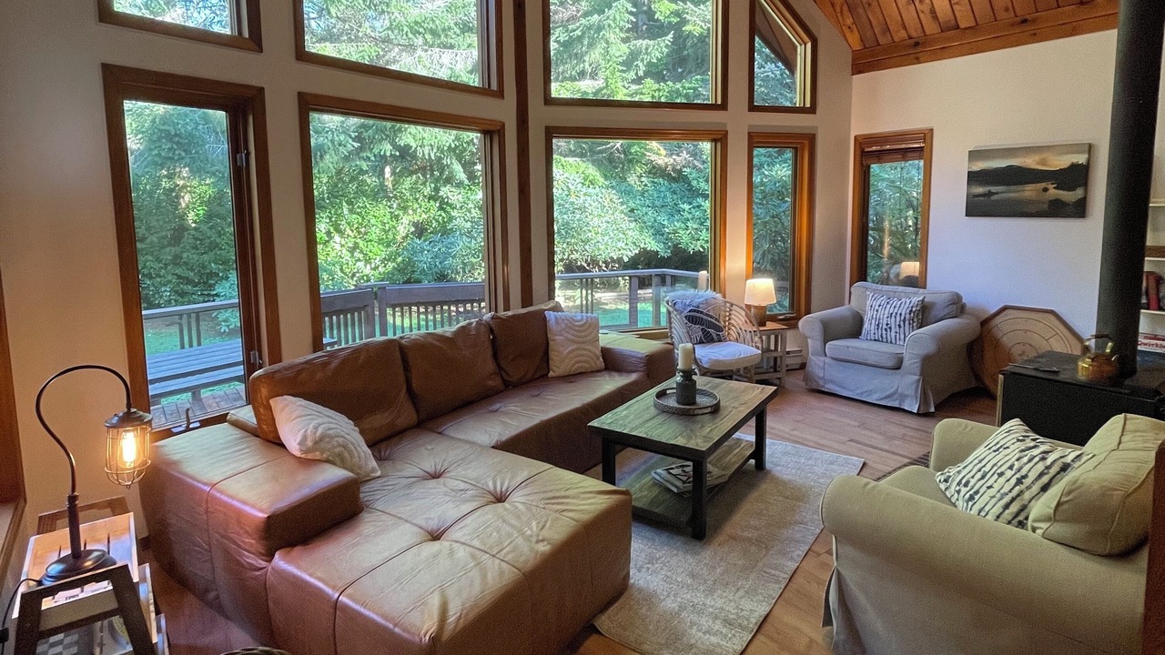 Photo of Livingroom in Tofino