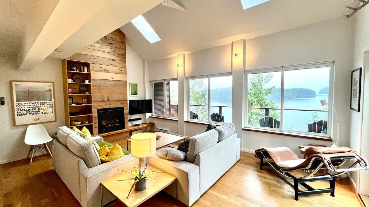 Photo of Livingroom in Ucluelet