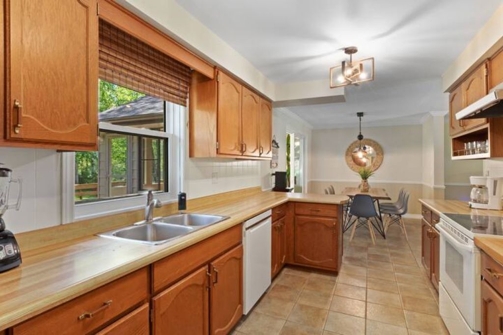 Photo of Kitchen in Kettle Point 44