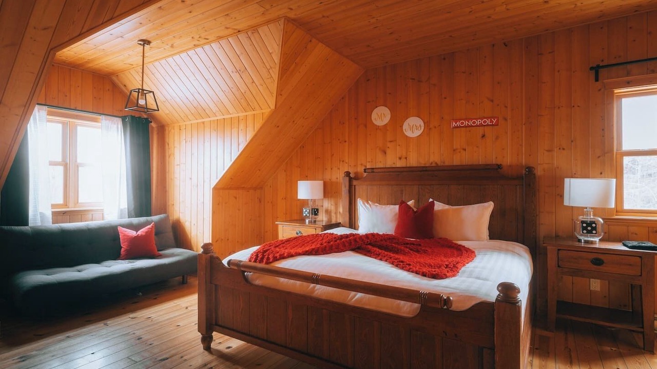 Photo of Bedroom in Fiddler Lake Resort