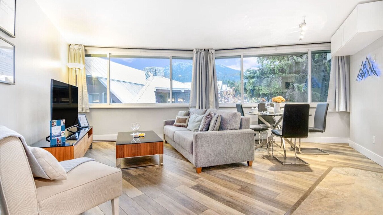 Photo of Livingroom in Whistler Village