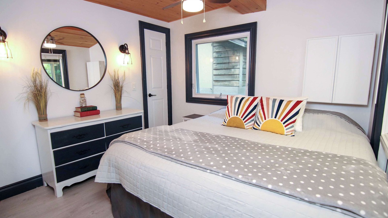 Photo of Bedroom in Gravenhurst