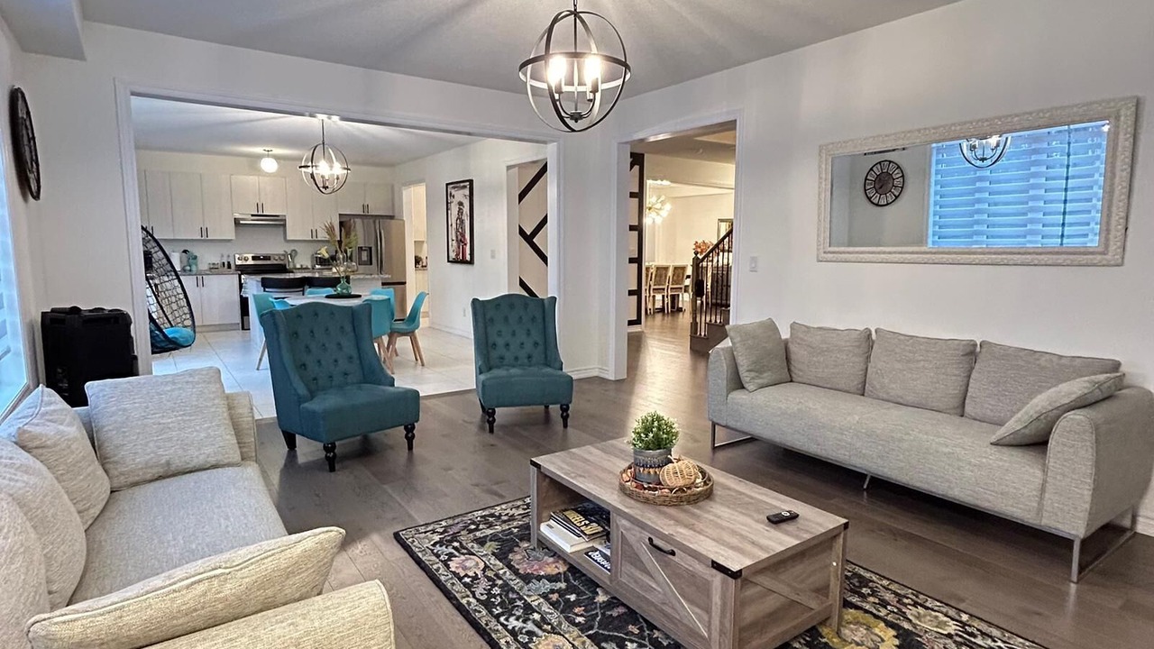 Photo of Livingroom in Wasaga Beach