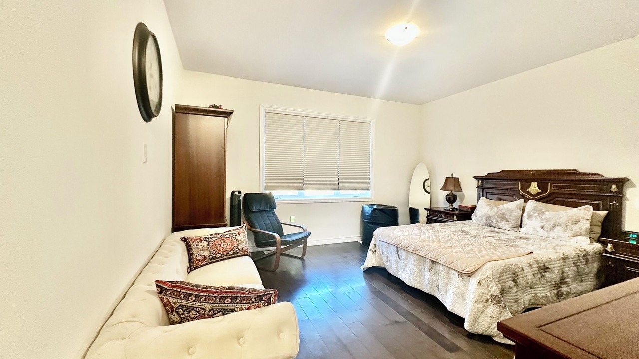 Photo of Bedroom in Thorold