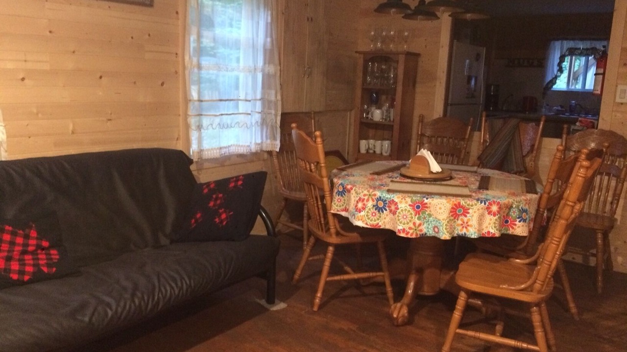 Photo of Livingroom in Bracebridge