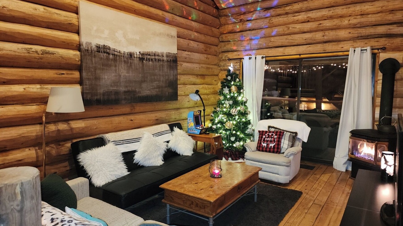 Photo of Livingroom in Hemlock Valley