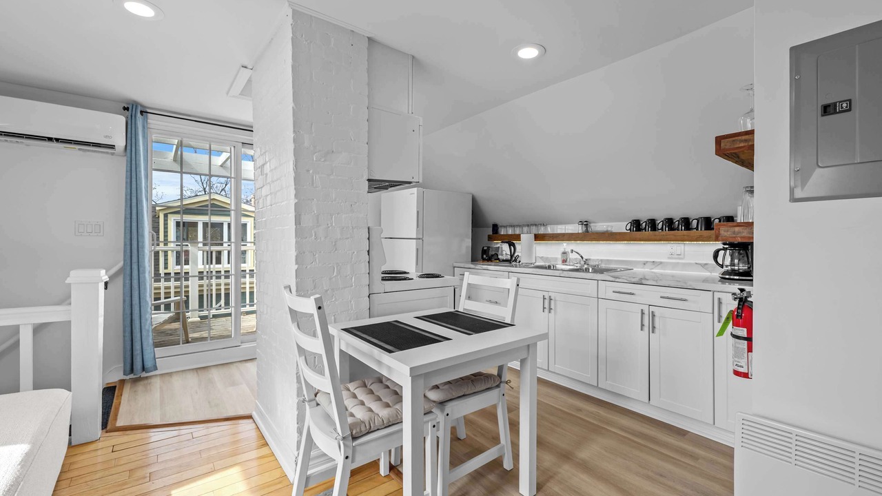 Photo of Kitchen in Queens Square
