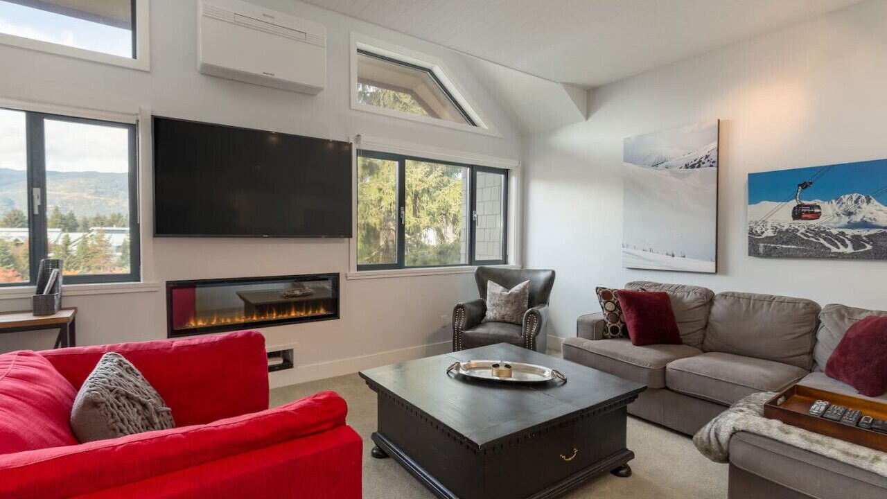 Photo of Livingroom in Whistler Village