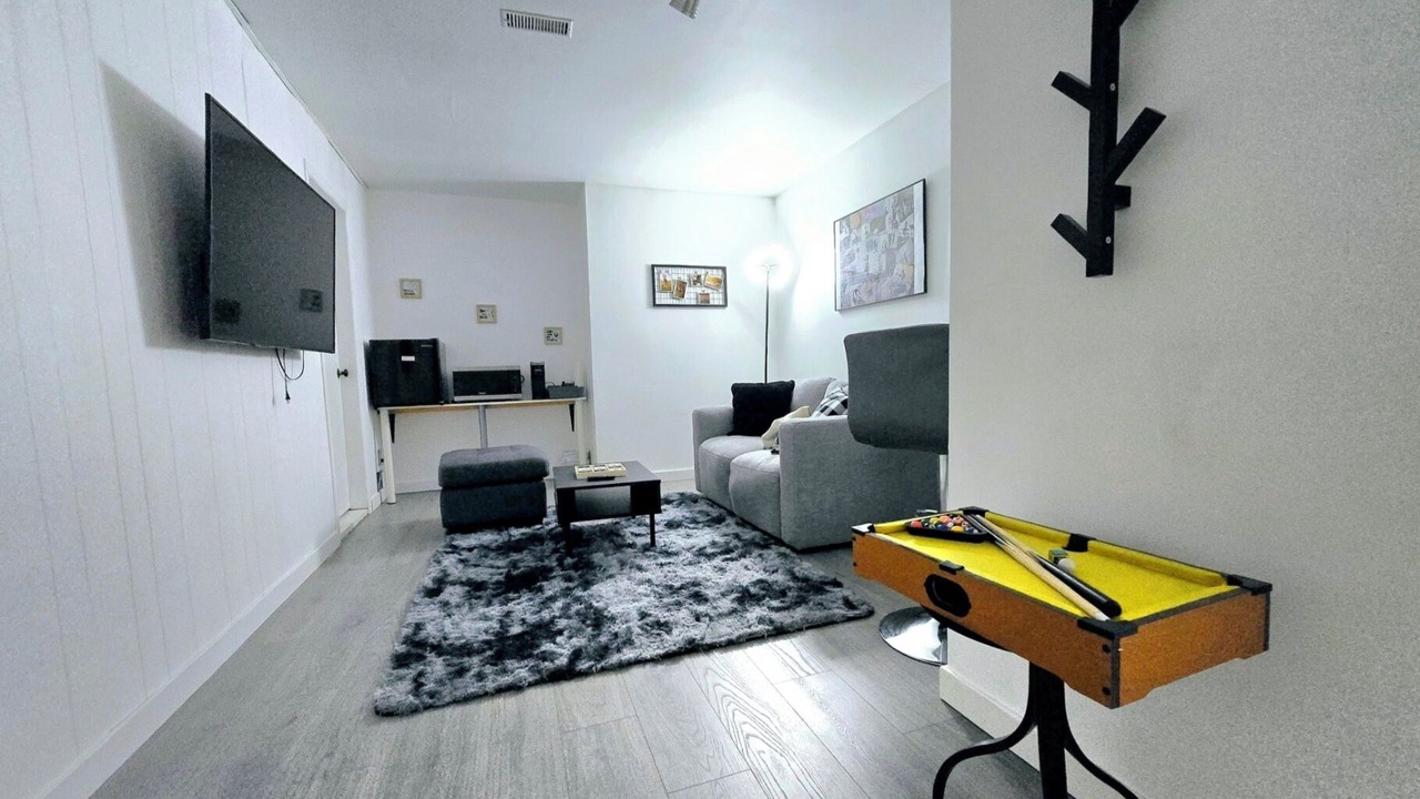 Photo of Livingroom in Burnaby