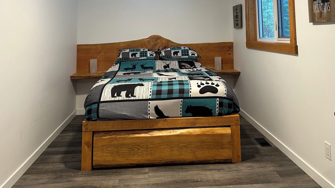 Photo of Bedroom in Hemlock Valley