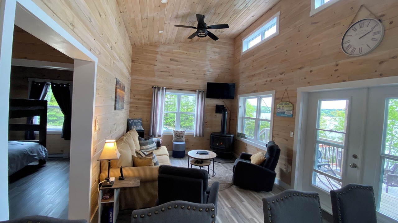 Photo of Livingroom in Boylston