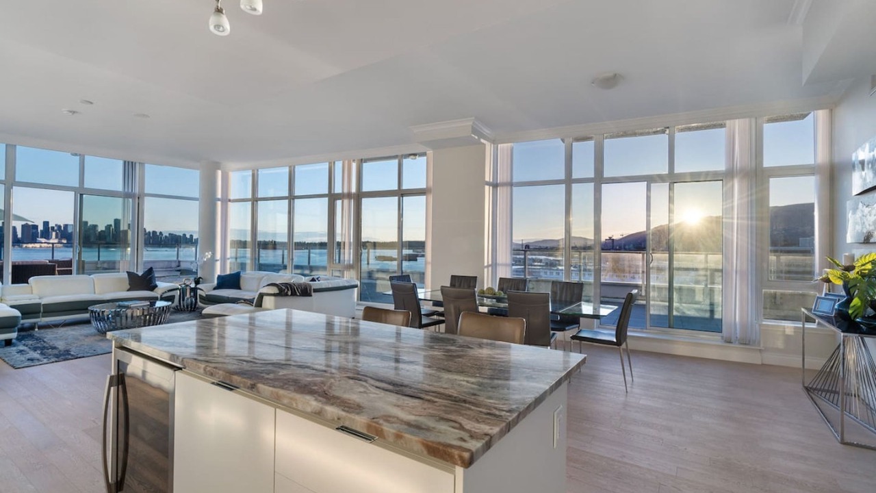 Photo of Livingroom in Lower Lonsdale