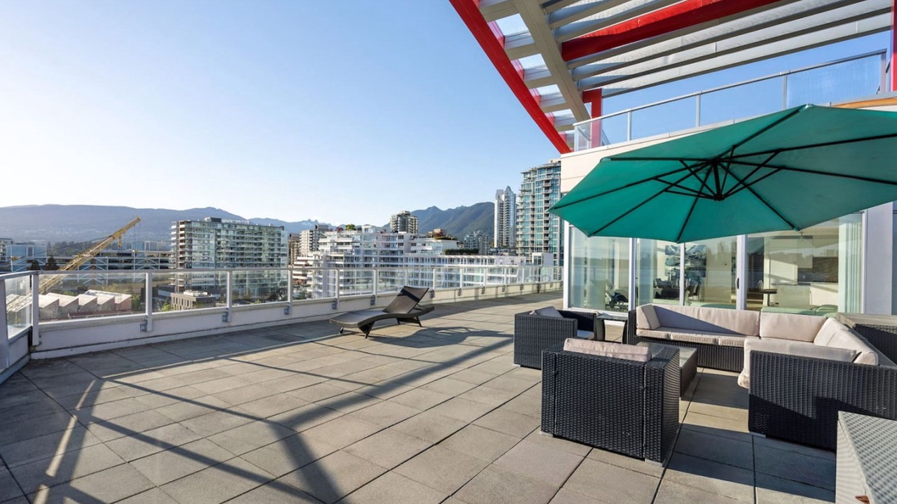 Photo of Patio Balcony in Lower Lonsdale