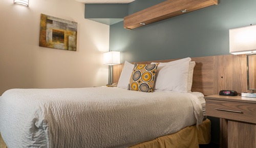 Standard Room, 1 Queen Bed