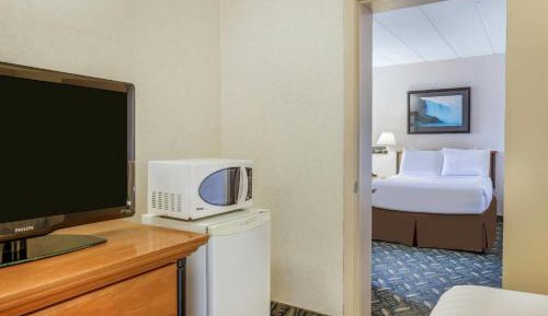 Double Room with Three Double Beds - Non-Smoking