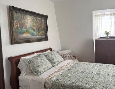Deluxe Queen Suite