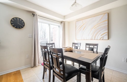 Thorold Apartment | New 3BR Townhouse, Minutes to Niagara Falls and Brock University by GLOBALSTAY