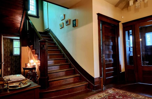 Midland Bed & Breakfast | The Captain's House bed & breakfast