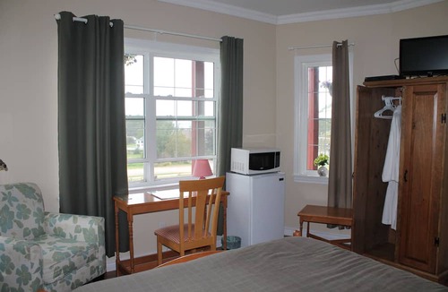 Port Hood Bed & Breakfast | The Fiddle and The Sea B&B
