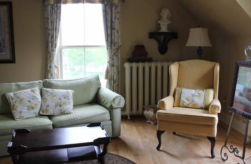 Baddeck Hotel | Lynwood Inn
