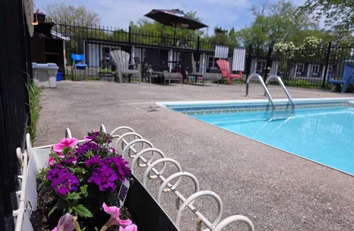 Kincardine Hotel | Lakeview Motel
