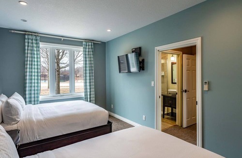 Kemble Bed & Breakfast | The Inn at Cobble Beach