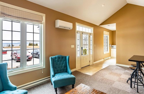Kemble Bed & Breakfast | The Inn at Cobble Beach