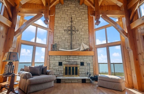 Normandale House | Lake Erie Lake House