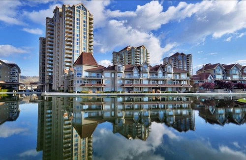 Kelowna Central Business District Condo | 3 Bedroom, 2 Bath Condo on 15th floor with stunning Lake View