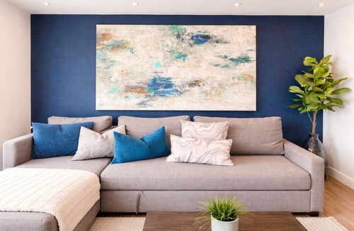 Bathurst Quay Hotel | Lovely 2-Bedroom Hotel with Parking in Vibrant Toronto