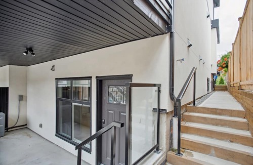 Central Lonsdale Apartment | Private 1BR Suite, New Build, 2 Guests, No Smoking