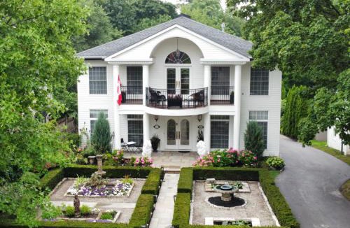 Old Town Historic District Bed & Breakfast | Wellington House Bed and Breakfast