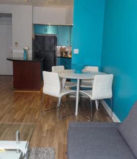 Toronto Entertainment District Apartment | Urban Nest