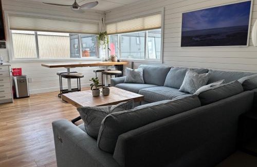 Lower Lonsdale Boat Rental | Mosquito Creek Floating Boat Shed