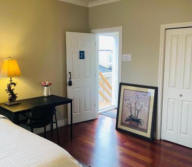 Richmond House | A lucky quiet en-suite on the second floor with independent entranceclose to YVR