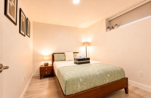 Sunset Apartment | Vancouver Nest Cozy Private 2BR Retreat and Extra Room - Sleeps 6