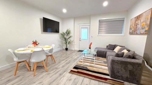 Burke Mountain House | Mountain Views, Premium Coquitlam Stay, Minutes to Transit