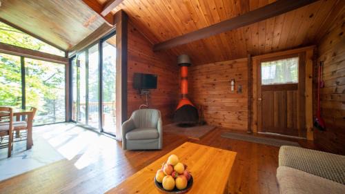 Muskoka Lakes Ski Chalet | Stunning Lakeview Muskoka Pier 100 Resort