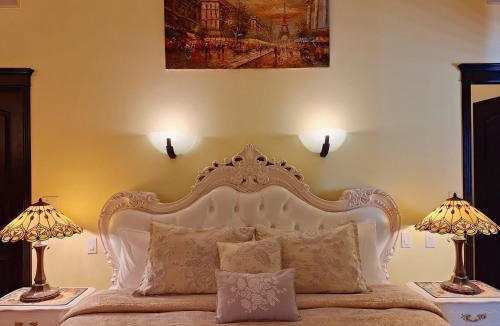 Quail Ridge Bed & Breakfast | Villa Bellissimo FranTállia - Résidence & Galleríseum