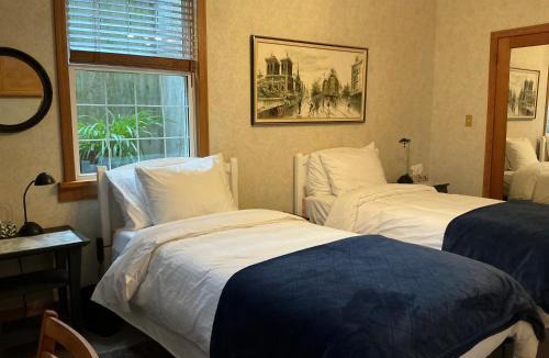 North Glenmore Bed & Breakfast | Blackbird Glen Bed and Breakfast, Glenmore, Kelowna, BC