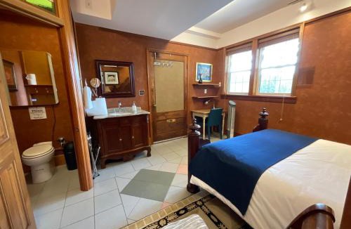 North Glenmore Bed & Breakfast | Blackbird Glen Bed and Breakfast, Glenmore, Kelowna, BC