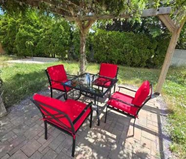 Central Okanagan Bed & Breakfast | Peaceful 2-bedroom, 1-bath daylight suite with private entrance