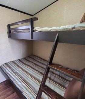 Niagara-on-the-Lake Resort | Beautiful cozy Niagara-on-the-Lake summer cottage by Vineyard and Niagara Falls