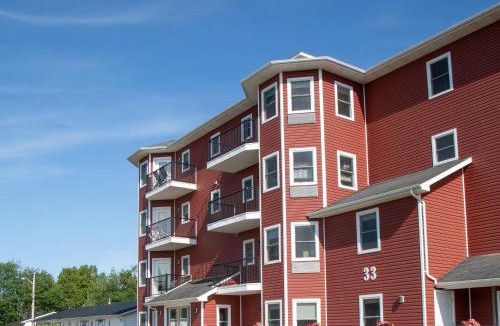 Montague Hotel | Lanes Riverhouse Inn & Cottages