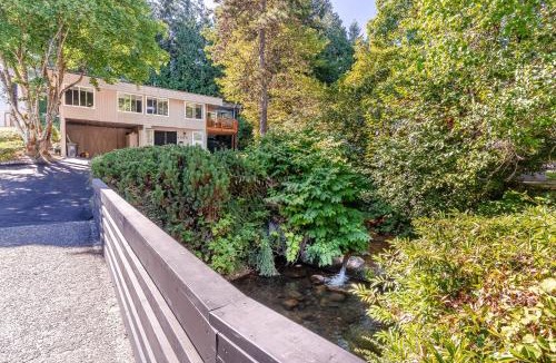 Canyon Heights House | Spacious 3BR Guest Suite by the Creek In North Vancouver Sleeps 6, Free Parking
